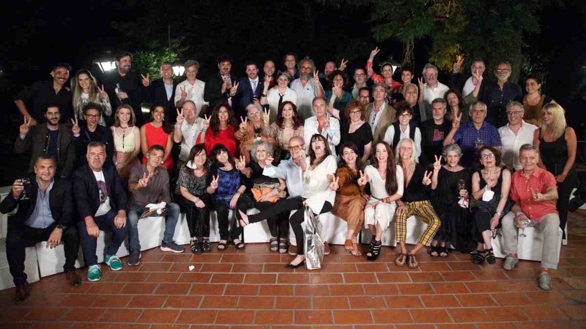 Las imágenes y videos de la fiesta de Cristina con actores y periodistas