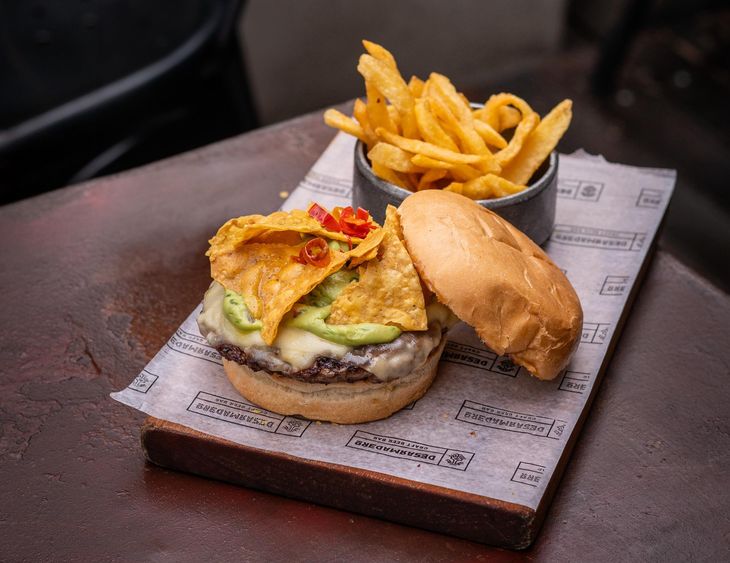 MEXICAN BURGER IN DISASSEMBLY. 