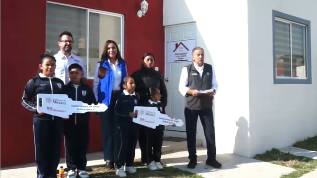 Entrega de viviendas en Guanajuato.