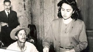 En 1953, durante el gobierno de don Adolfo Ruíz Cortines, la mujer mexicana adquiere plenitud de derechos civiles y políticos.