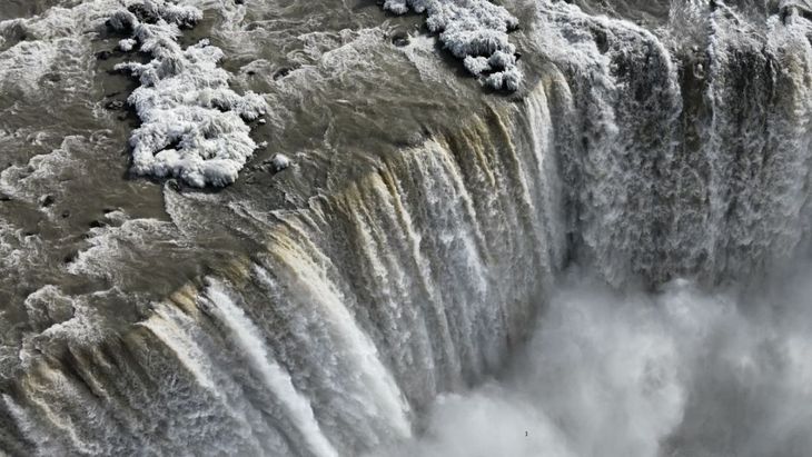 Las cataratas del Niágara también se congelaron en diciembre de 2022.