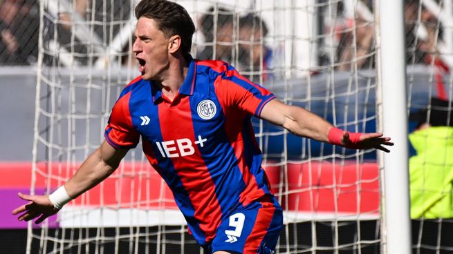 Vombergar anotó el primer gol de San Lorenzo, que está en cuartos de final.