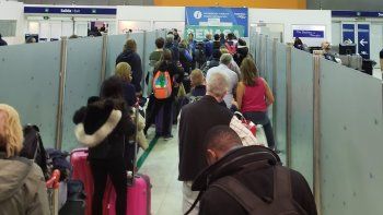 paro de trabajadores del senasa retraso despacho de equipajes en ezeiza