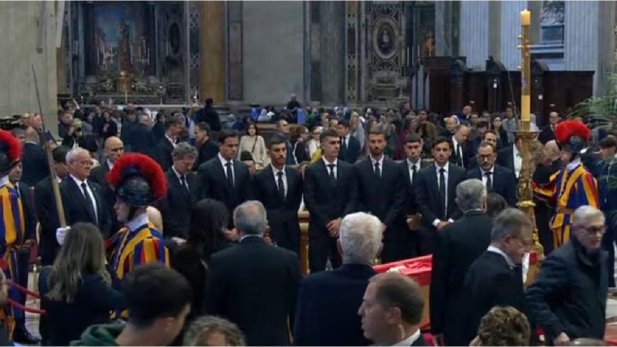Leandro Paredes, Paulo Dybala and other Argentine players fired Pope Francis in the Vatican