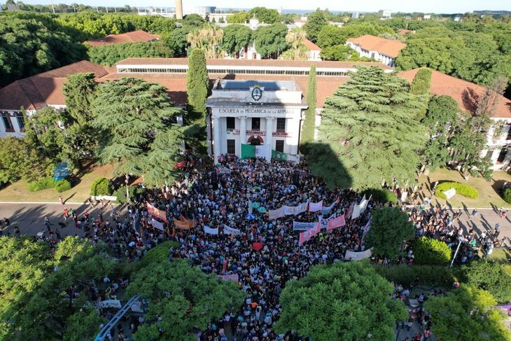 Estela de Carlotto denunció la intención del Gobierno de cerrar el Espacio de Memoria emplazado donde funcionó la Escuela de Mecánica de la Armada (ESMA), el principal centro clandestino de la última dictadura. 