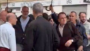 España: los reyes fueron recibidos con insultos en Valencia y Sánchez llamó a seguir con los rescates para salvar vidas