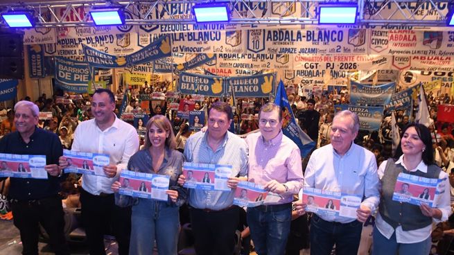 Gerardo Zamora cerró la campaña del Frente Cívico en La Banda junto a su candidato Llamil Abdala.&nbsp;