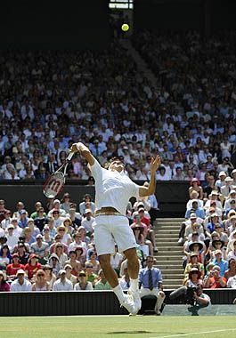 Federer se hizo fuerte en el juego de Karlovic.