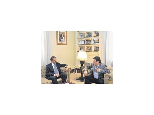 El gobernador y su vice se reunieron ayer en La Plata y acordaron avanzar en el consenso para impulsar leyes reclamadas por ambos sectores.