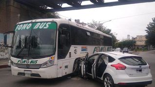 El colectivo trasladaba a 30 personas que salieron ilesas.