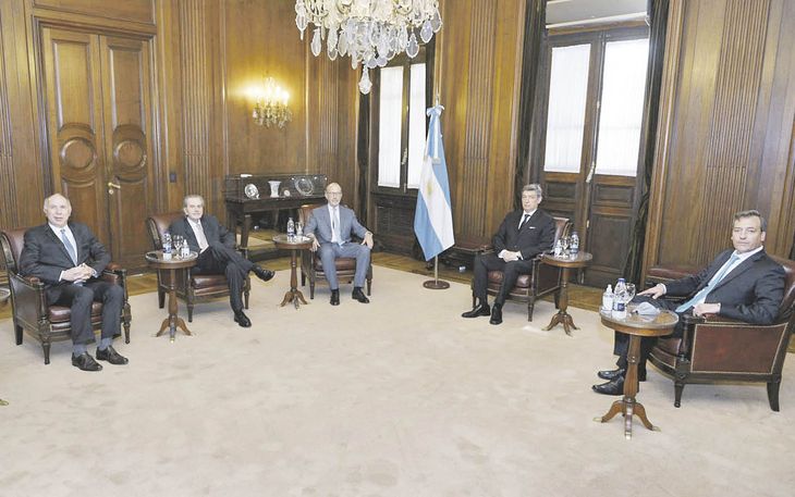 Tensa cumbre Soria-Corte con un decálogo de reproches y dardos