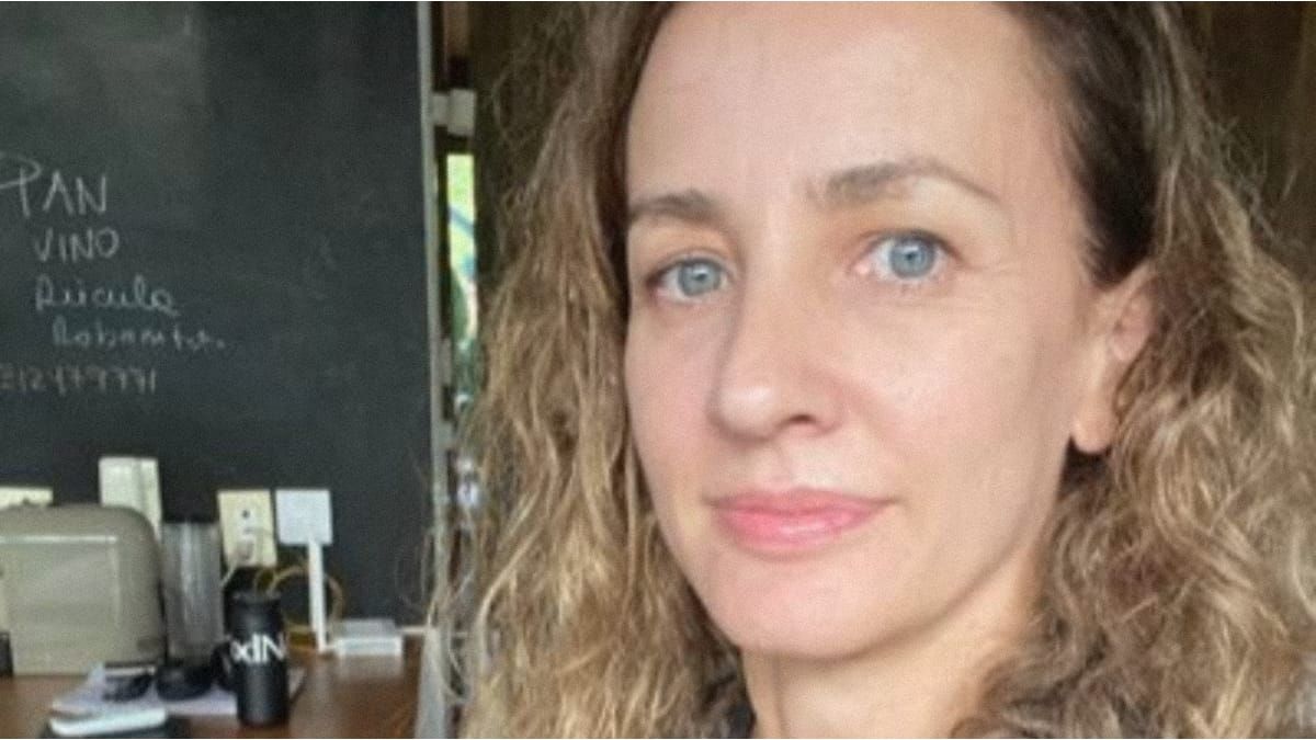 He wanted to ask for a shift in the hairdresser and the secretary’s response dislodged it