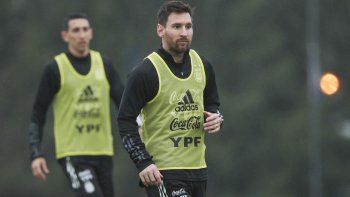 Messi espera su cumpleaños mientras se recupera para el choque de la Selección ante Bolivia.