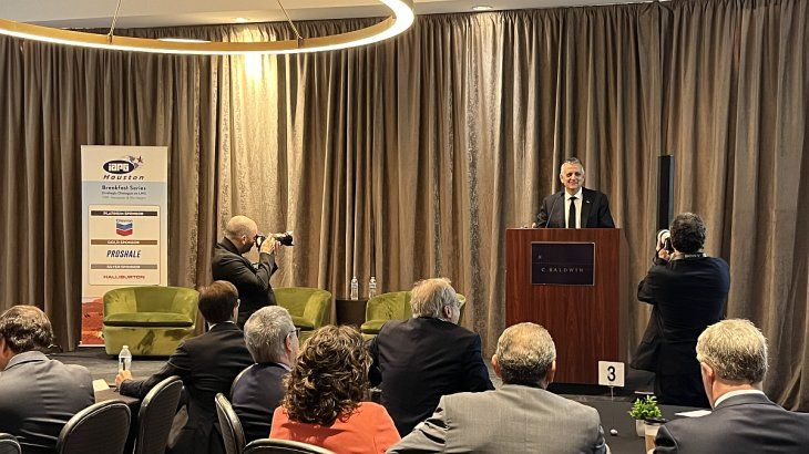 “Estamos viendo números de hasta u$s45.000 millones, teniendo en cuenta precios normales y de largo plazo”, dijo Horacio Marín en el IAPG Houston. “Estamos viendo números de hasta u$s45.000 millones, teniendo en cuenta precios normales y de largo plazo”, dijo Horacio Marín en el IAPG Houston.