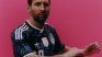 Lionel Messi portando la nueva piel de la Selección 