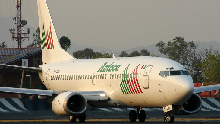 Líneas Aéreas Azteca enfrentó cuestionamientos financieros y operativos antes de desaparecer.