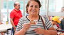 quienes son los adultos mayores que podran solicitar en agosto 2026 la tarjeta dorada, la credencial similar a inapam con descuentos de hasta el 50 por ciento