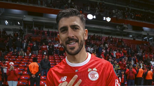El portugués Paulinho se convirtió en el héroe al marcar un hack trik﻿ en el triunfo de Toluca sobre Galaxy por 4-2 en la ida de los cuartos de final de la Concachampions.