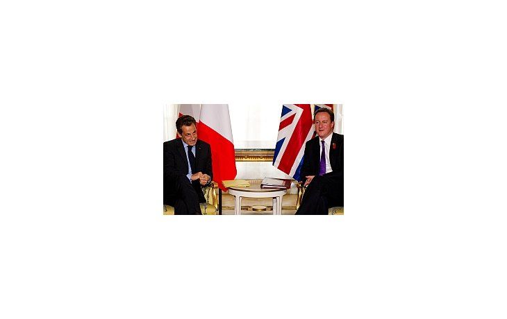 El primer ministro Nicolás Sarkozy y David Cameron acordaron utilizar en conjunto ojivas nucleares y crear una fuerza militar