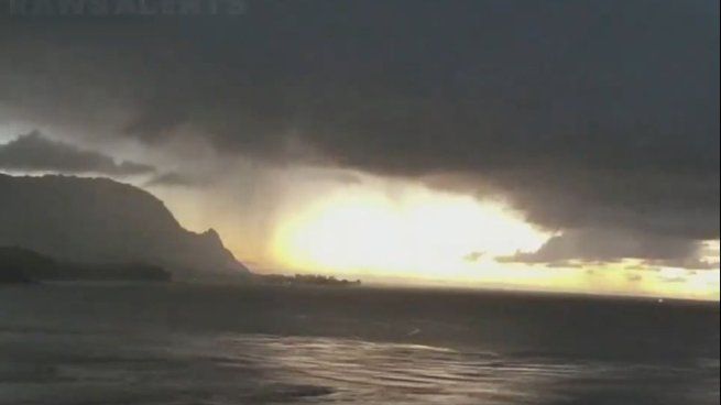 Las aguas se retiraron de las costas de Hawái previo a la llegada del tsunami.