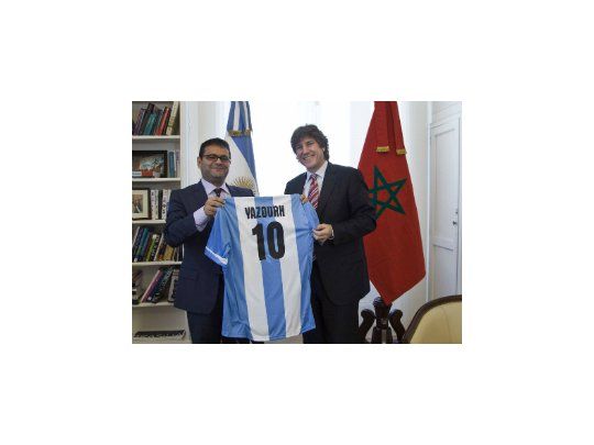 Amado Boudou recibió en el Senado al embajador de Marruecos en Argentina, Fouad Yazourh.