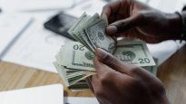 Algunos son fáciles de detectar, mientras que otros requieren un ojo entrenado y pueden engañar tanto a compradores como vendedores.