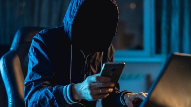 Una nueva modalidad de estafa circula por mensajes que simulan alertas bancarias y busca robar datos personales para vaciar cuentas.Preguntar a ChatGPT