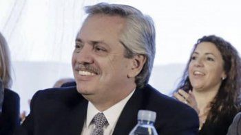 alberto f. dijo que el pais esta en default encubierto y sus equipos rechazan la vuelta del cepo