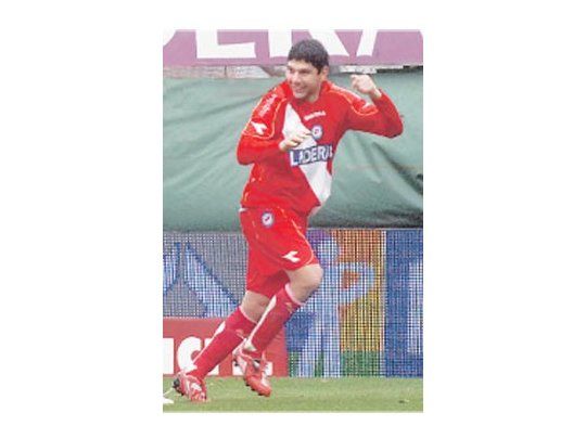 Néstor Ortigoza, el buen volante defensivo de Argentinos Juniors, es uno de los convocados por primera vez para la Selección. Maradona los verá en acción el martes próximo.