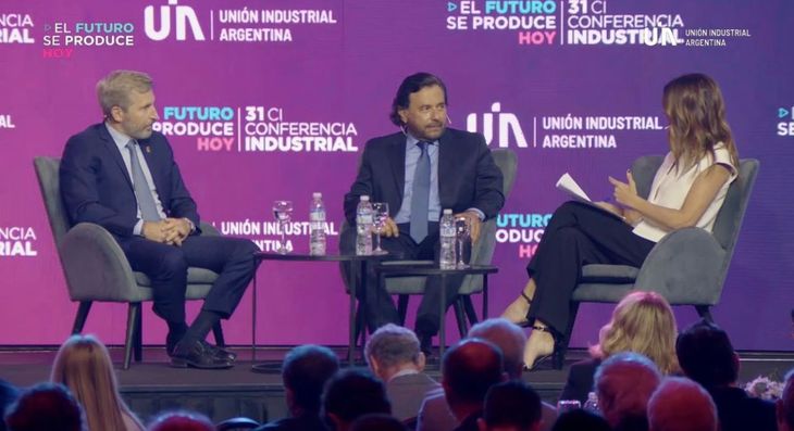 Rogelio Frigerio y Gustavo Sáenz participaron del evento de la Unión Industrial Argentina (UIA). Rogelio Frigerio y Gustavo Sáenz participaron del evento de la Unión Industrial Argentina (UIA).