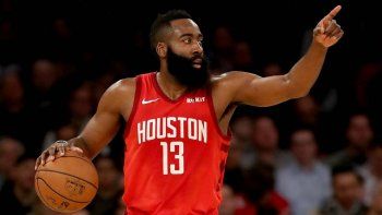 James Harden, la estrella de los Rockets, se distanció del polémico tuit.