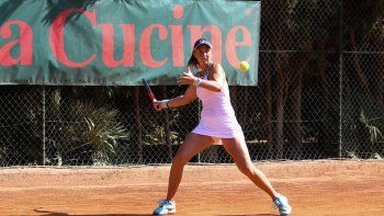 Nadia Podoroska necesita dos tirunfos más para meterse en el cuadro principal de Palermo.
