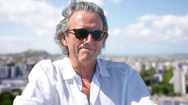 Quién es este magnate que dedicó su vida a las innveriones pero que arrancó como un simple trabajador. 