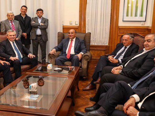 Alberto Fernández junto al gobernador Juan Manzur, Sergio Massa, Héctor Der y Miguel Acevedo.