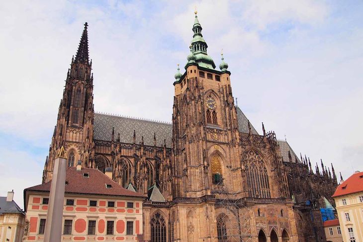 Basílica de San Vito en Praga, construida por San Wenceslao. Basílica de San Vito en Praga, construida por San Wenceslao.