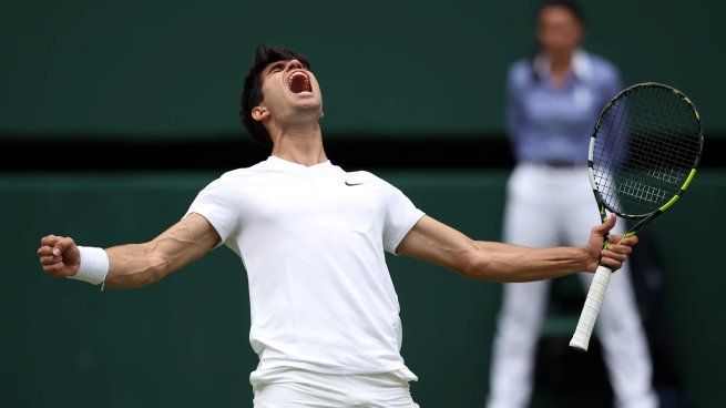 Carlos Alcaraza y un grito sagrado. El español volvió a ganar un Grand Slam, el segundo consecutivo en Wimbledon.