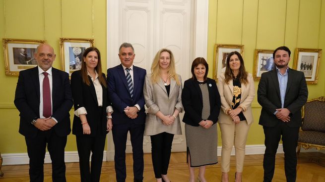 Karina Milei, Sebastián Pareja y Patricia Bullrich fusionaron bloques en la previa al veto de Javier Milei a las universidades.