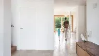 Las puertas sin marco son una nueva moda que será tendencia en 2026.