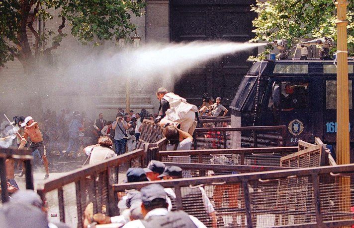 Ámbito expone sus archivos de 2001