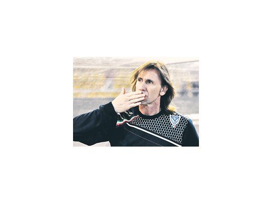 Ricardo Gareca dijo que no se ve «dirigiendo Vélez sin Bassedas como mánager», aunque el presidente Calello tiene fe en convencerlo para que continúe.