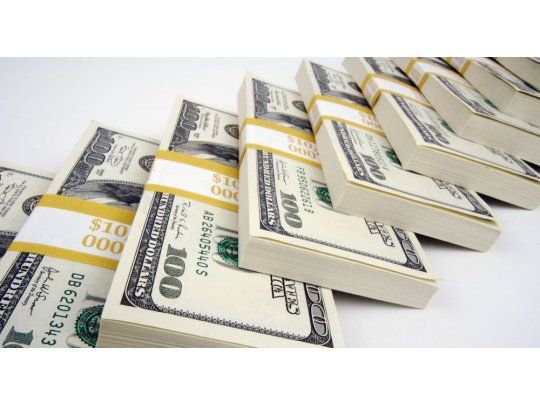 Por bancos oficiales, el dólar volvió a valores de la semana pasada: cerró a $ 16,19 (pero el blue trepó a $ 16,69)