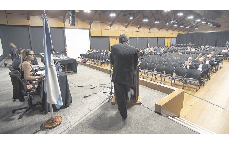 ámbito.com | Rating cero. Como en audiencias ya celebradas, ayer, poca participación.