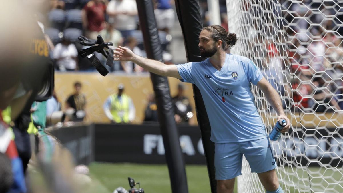 You can’t live from football: he had to ask for vacations at work to play the Club World Cup