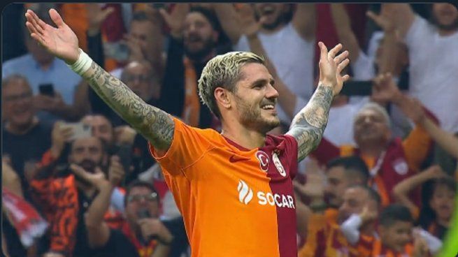 Mauro Icardi festejando en el Galatasaray