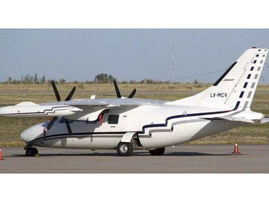 Se trata del avión Mitsubishi matrícula LV-MCV que desapareció el pasado 24 de julio con tres personas a bordo, de las cuales hasta ahora las autoridades no obtuvieron rastros.