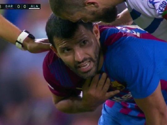 Sergio Agüero asustó al mundo del fútbo en medio de un partido, cuando se tocó el pecho y tenía dificultad para respirar.&nbsp;