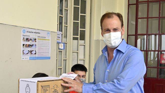 El gobernador Gustavo Bordet, al sufragar en Concordia.