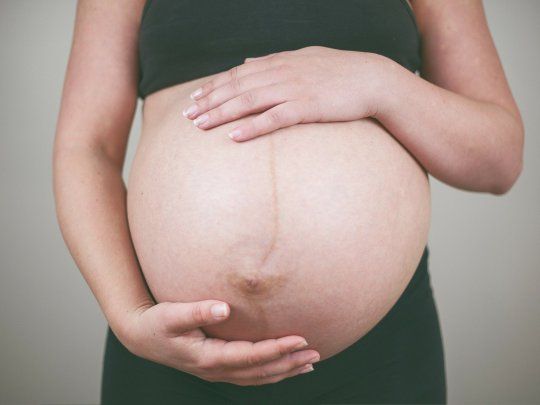 Embarazadas infectadas con el nuevo coronavirus pueden transmitirlo a su hijo por nacer