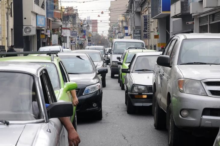 Los conductores que estén registrando un nuevo auto, deberán llevar esta patente hasta recibir la oficial. Los conductores que estén registrando un nuevo auto, deberán llevar esta patente hasta recibir la oficial.