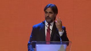 El presidente Luis Lacalle Pou fue el orador principal en la cena anual del CED.